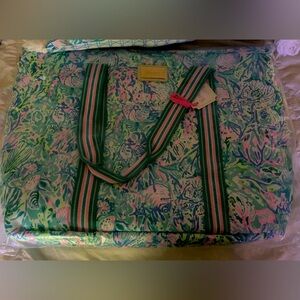 Lilly Pulitzer getaway tote bag new with tags